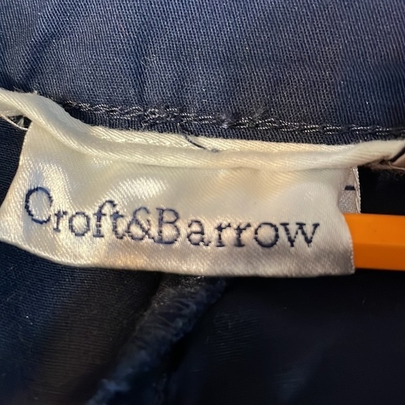 Croft & Borrow size 4 stretch skort, navy with white embroidered stars - Picture 5 of 7